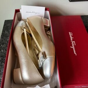 Salvatore Ferragamo Vara color 3cm size 7.5B